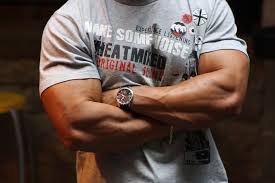 Bodybuilding is not just about having big muscles that show. It’s about building a strong body all over. This includes the muscles in your forearms that might not get as much attention but are super important. 