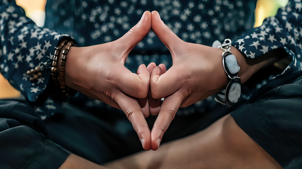 Ever heard of Kalesvara Mudra? It is that special hand pose in yoga, which will also help quiet the mind, improve focus, and deal with one's emotions more constructively.